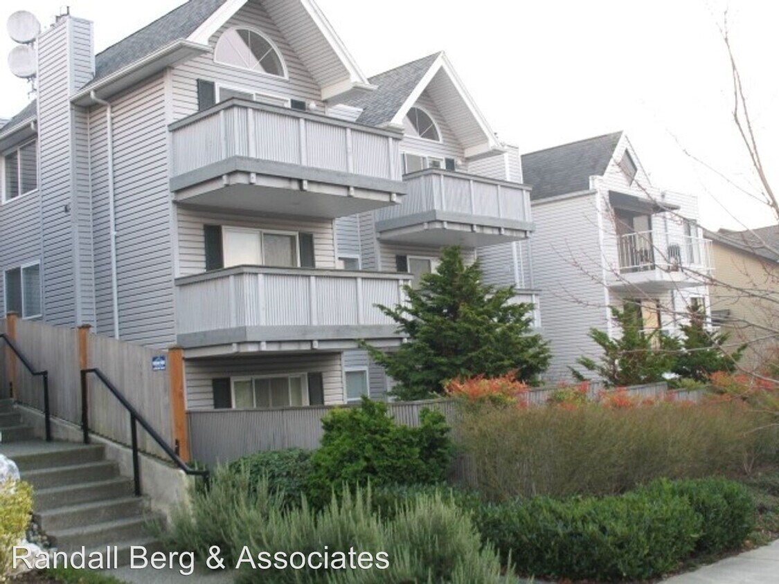 Primary Photo - 4416 44th Ave SW