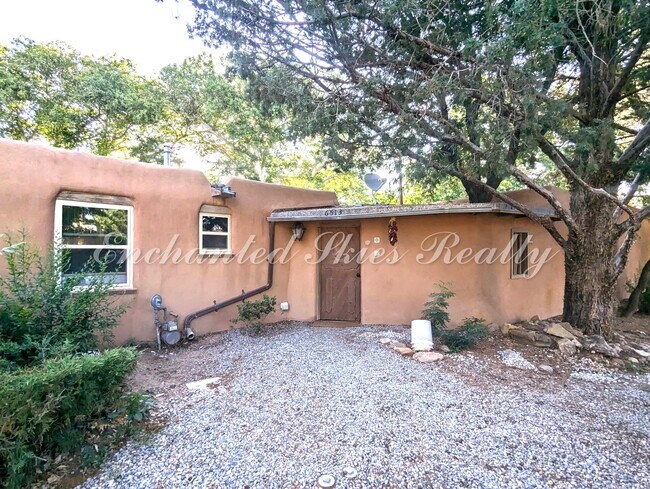 Building Photo - 6513 Guadalupe Trail NW