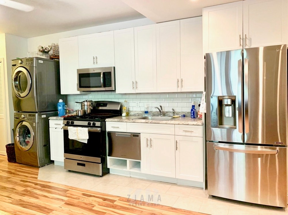 Foto principal - 1030 Carroll St