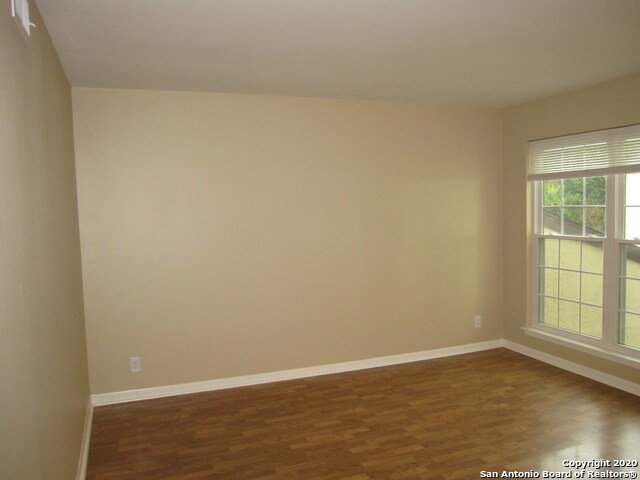 Building Photo - 8702 Village Dr