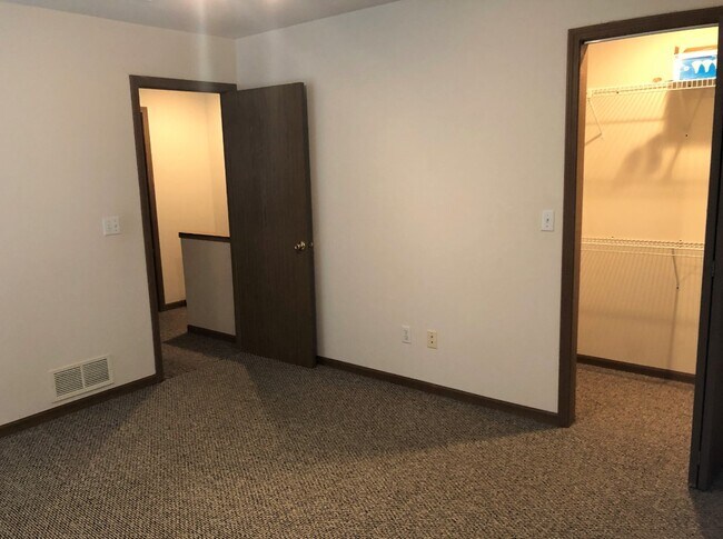 Bedroom - 1585 Girard Way