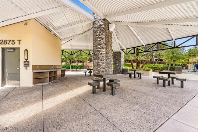 Foto del edificio - 3010 Hammerwood Dr