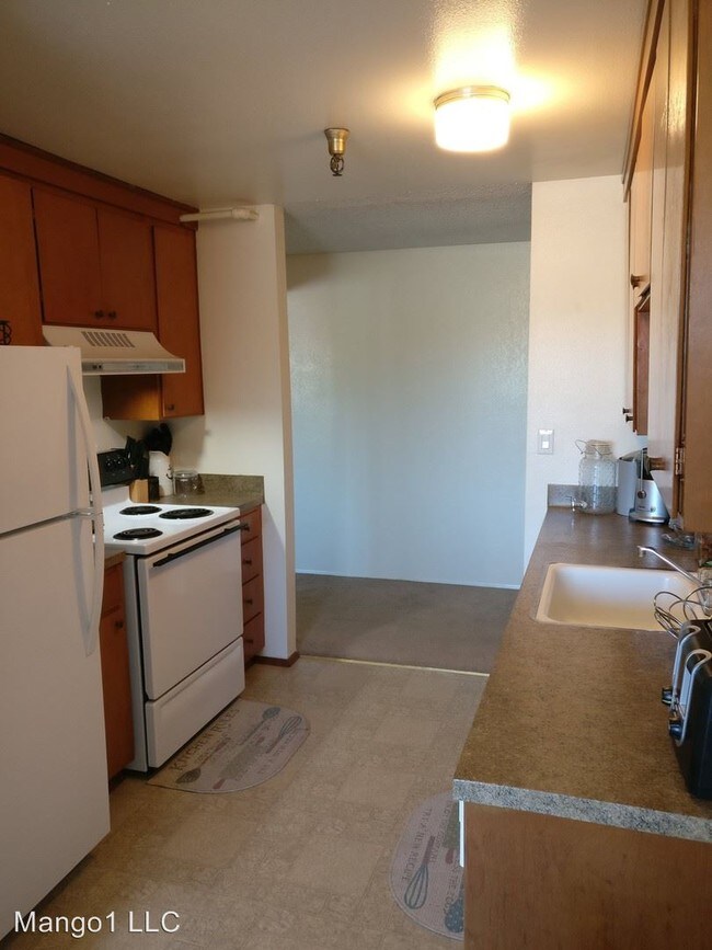 Building Photo - 10506 Bridgeport Way SW