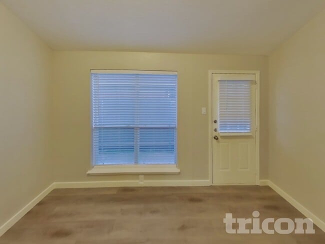 Building Photo - 4710 Grovetree Ln