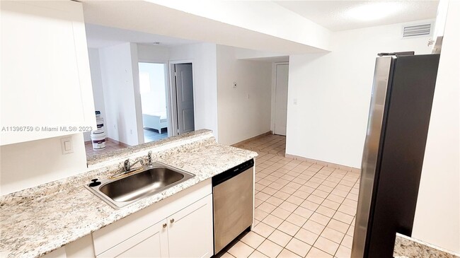 Foto del edificio - 300 Palm Cir W