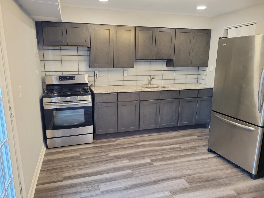 Foto principal - 2068 Larkhall Rd