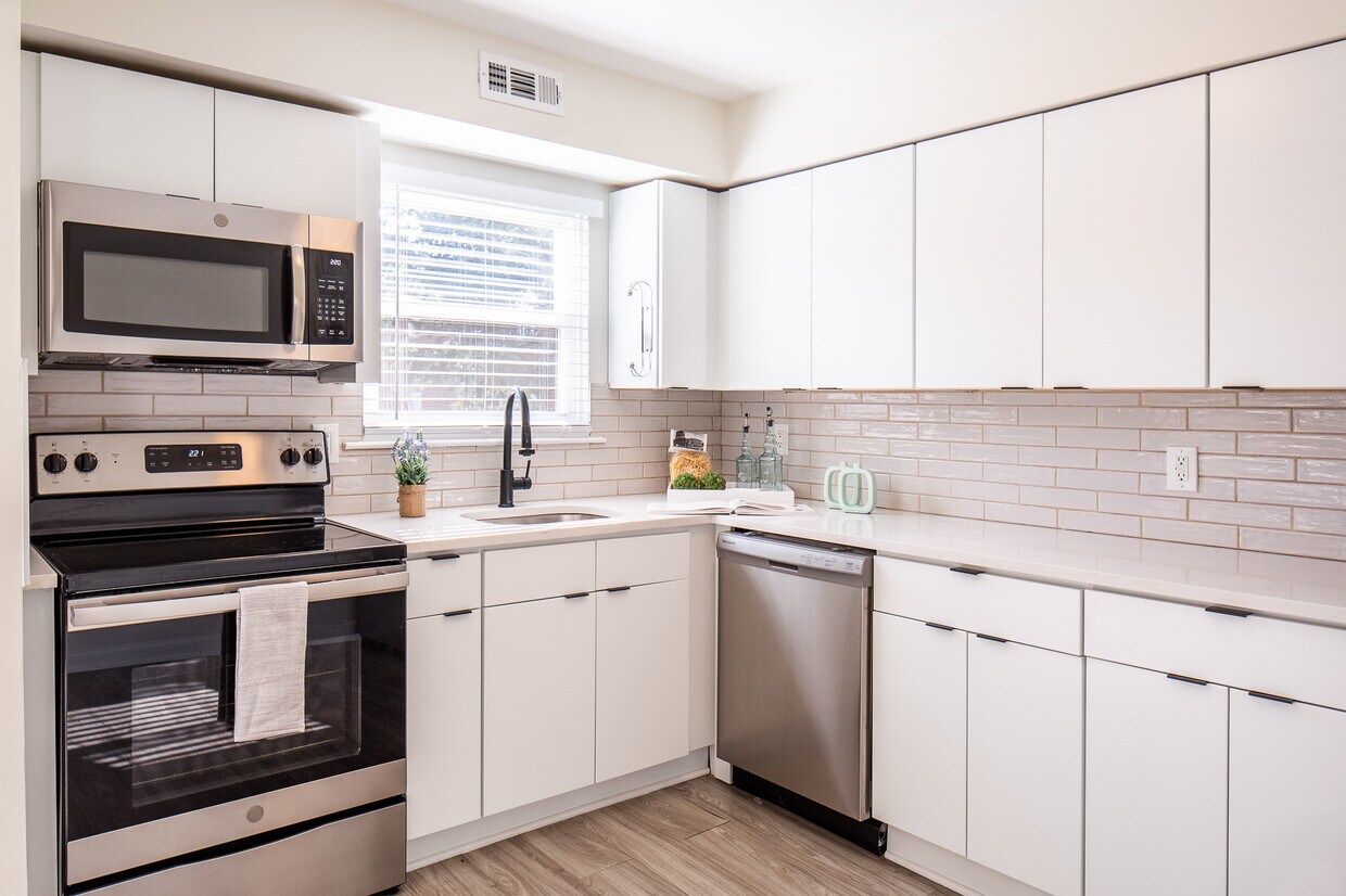 Somerville Gardens Apartments in Somerville, NJ