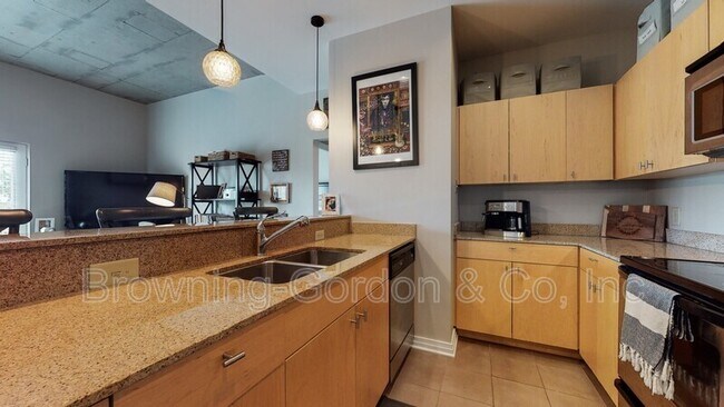 Foto del edificio - 1101 18th Ave S