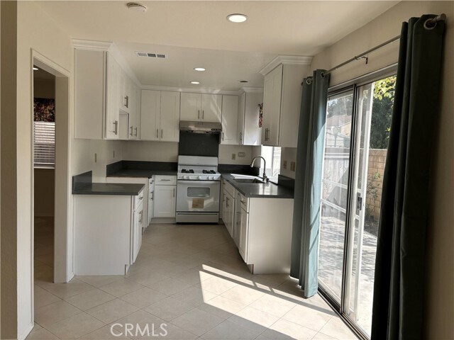 Building Photo - 3604 Meadowlark St