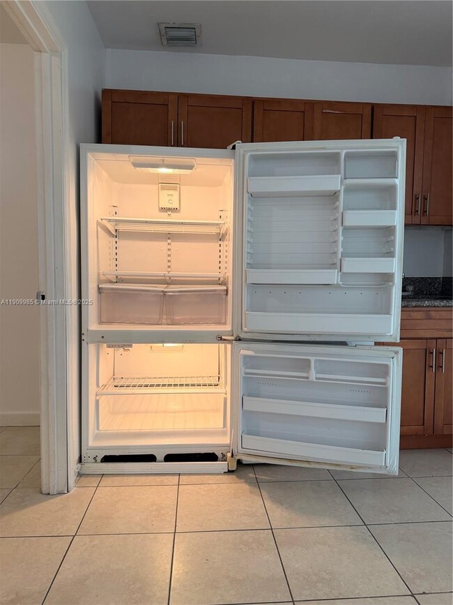 Foto del edificio - 2412 NW 34th St