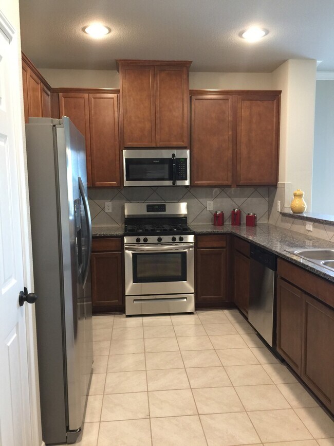 Foto del edificio - 3417 Fawnwood Dr