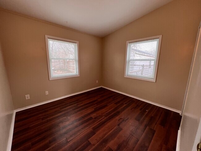 Building Photo - 1012 Belaire Ave