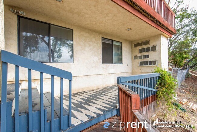 Building Photo - 210 Las Alturas Rd