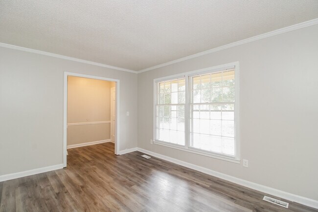 Foto del edificio - 1107 Edenwood Dr
