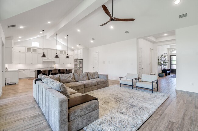 Foto del edificio - 5439 Farm Hill Way