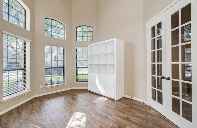 Foto del edificio - 13719 Kingston River Ln