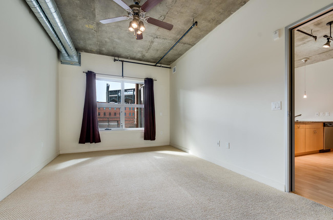 Building Photo - 2229 Blake St