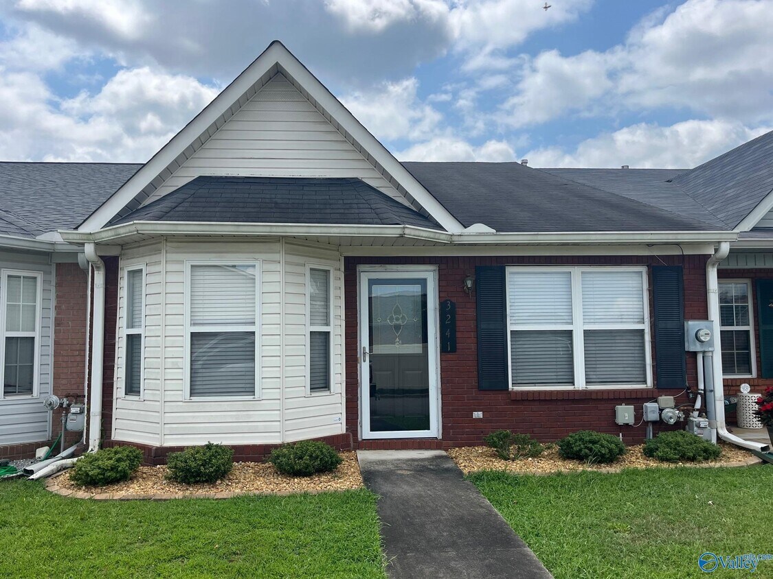 Foto principal - 3241 Fieldstone Dr SW