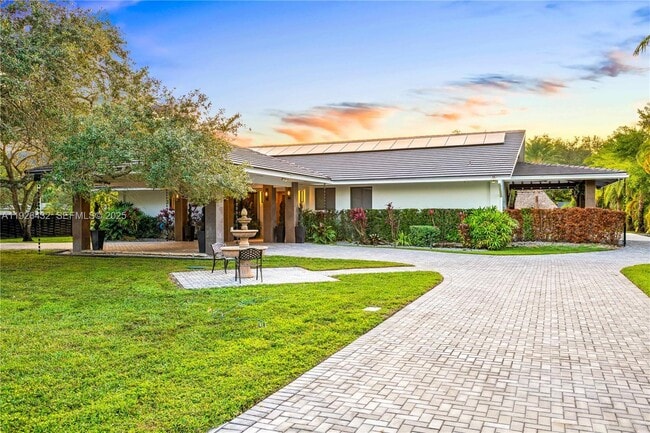 Foto del edificio - 9040 SW 110th Ave