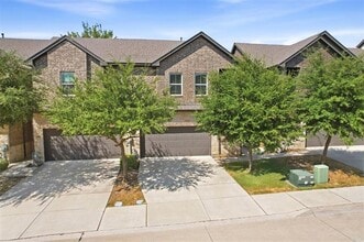 Building Photo - 2413 Ash Ln