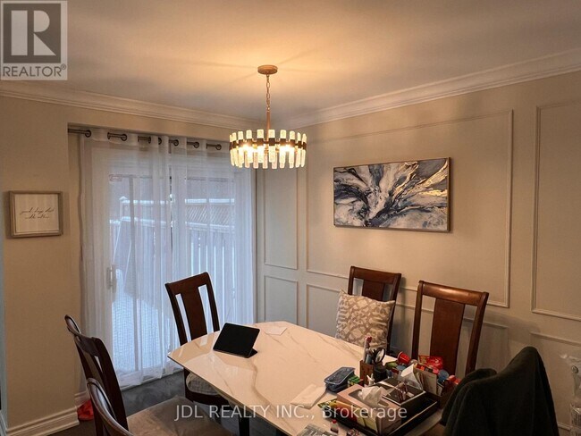 Building Photo - 61 Lorridge St