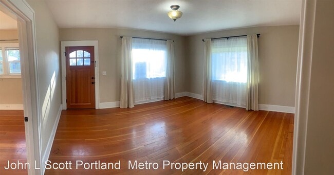 Building Photo - 3 br, 2 bath House - 5231 SE Hull Avenue