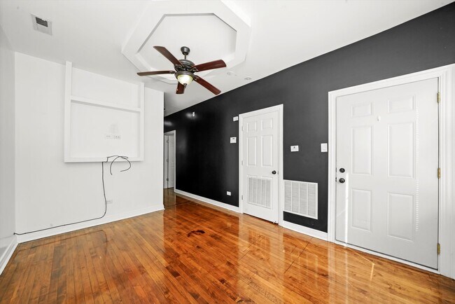 Building Photo - 5150 S Honore St