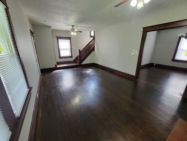 Building Photo - 604 Cambridge Ave