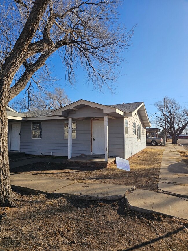 Building Photo - 411 S Florida St