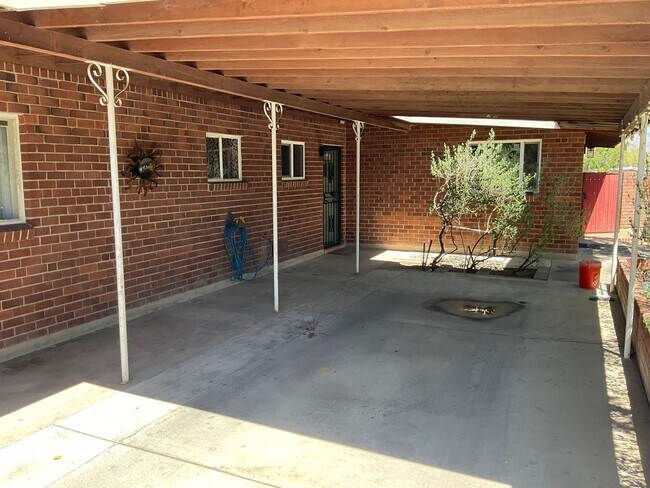 Foto del edificio - Eastside home with privacy on cul-de-sac