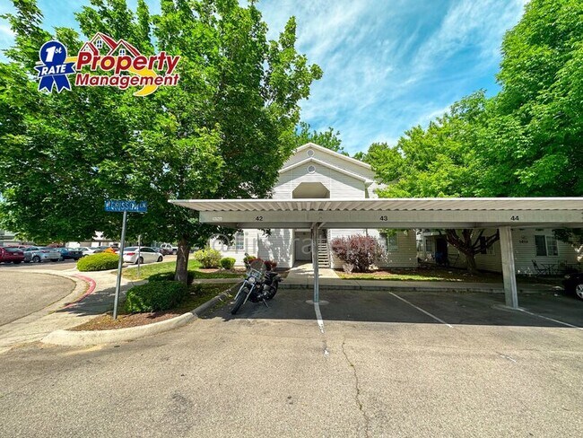 Foto del edificio - 5866 W Grissom Ln