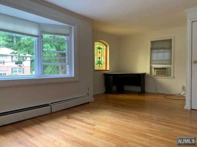 Foto del edificio - 10 Lenox Ave