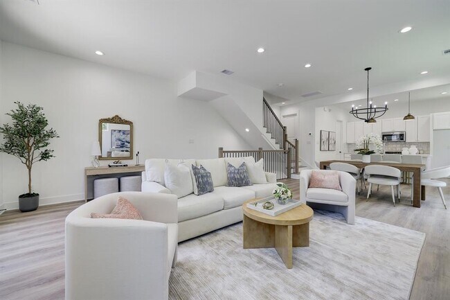 Foto del edificio - 2828 Versailles Oak Ln