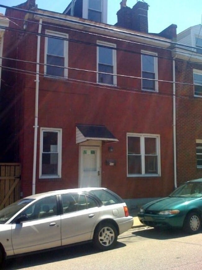 Building Photo - 113 S 12th St