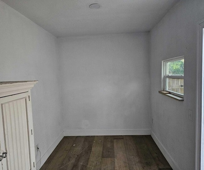 Photo - 1980 Kirk Rd House