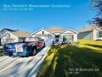 Foto principal - 705 W Rexford Dr