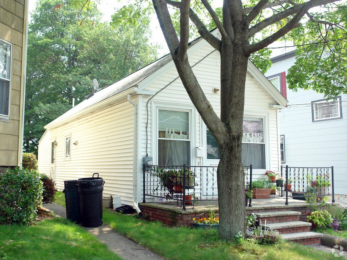 Foto del edificio - 195-199 Hammond St