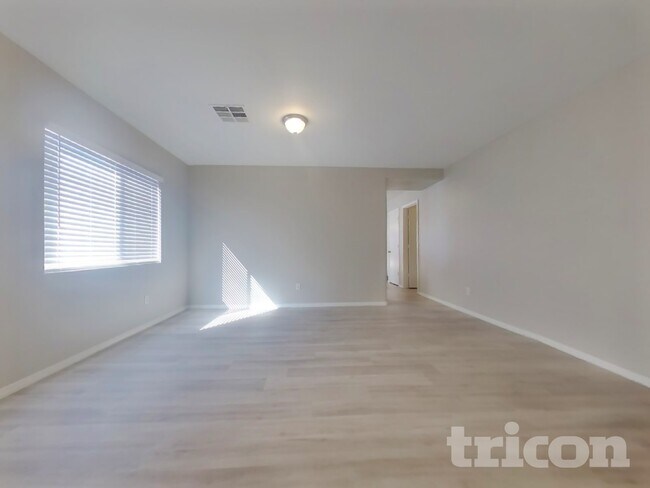 Building Photo - 1368 S 228th Dr