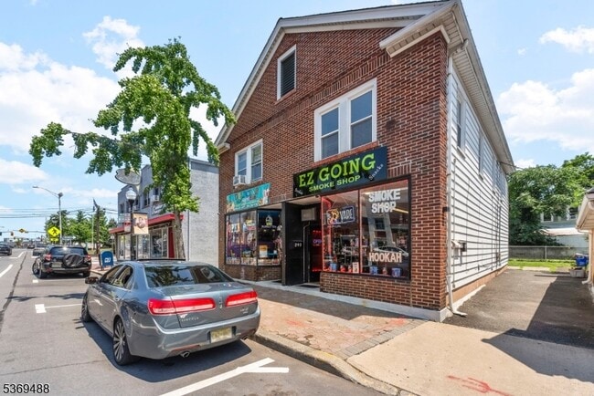 Building Photo - 249 S Main St