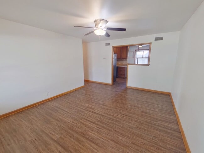 Building Photo - 3541 S Southwood Dr