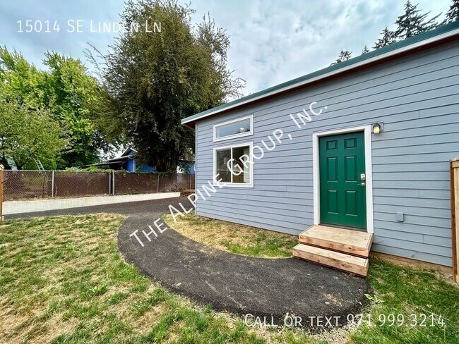Building Photo - Brand New Build in Milwaukie!