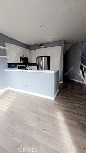 Building Photo - 335 Tall Oak