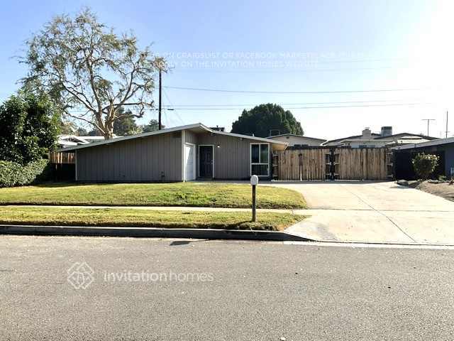 Foto principal - 927 Barbra Ln