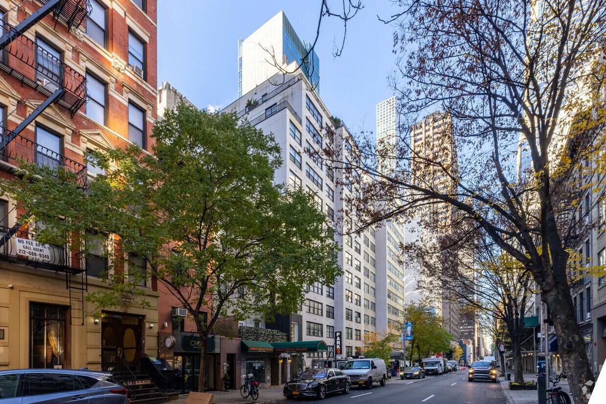 Building - 222 E 58th St