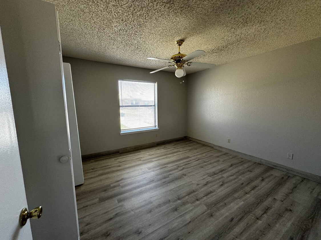 Foto del edificio - 13340 Horizon Blvd