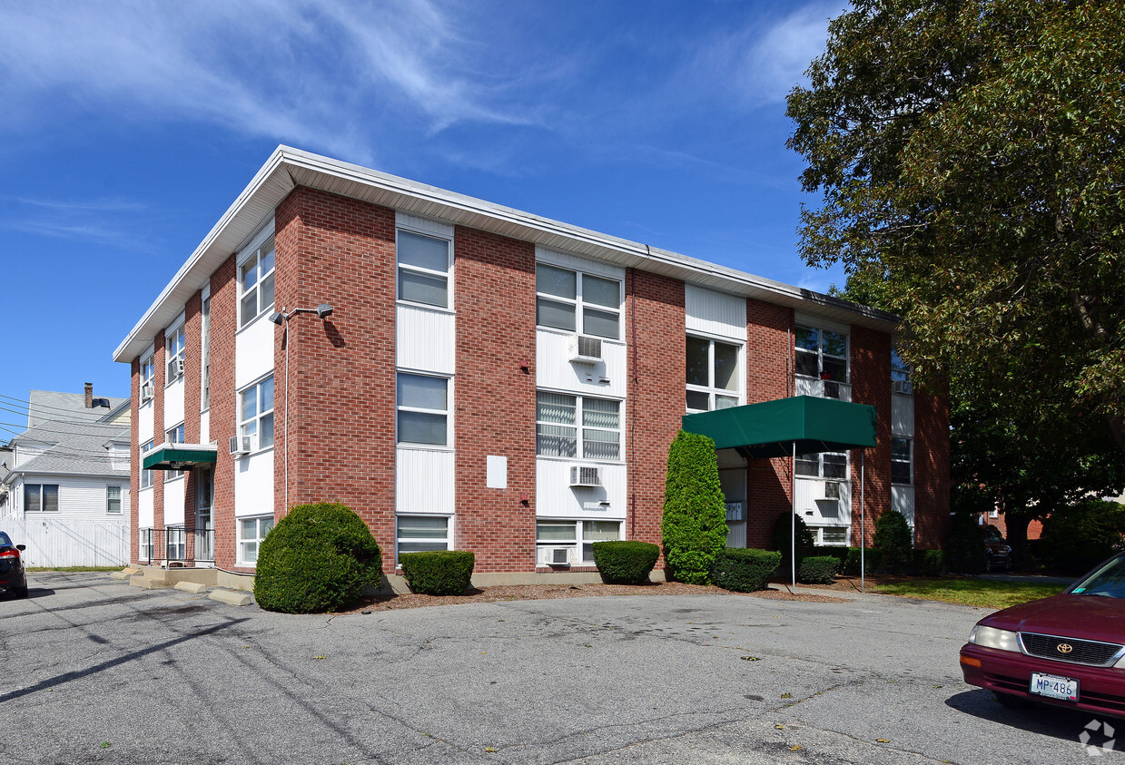 Primary Photo - Seneca Place Apartments