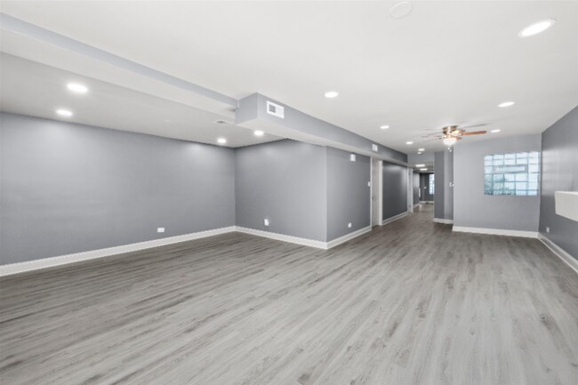 Foto del edificio - 4829 S St Lawrence Ave