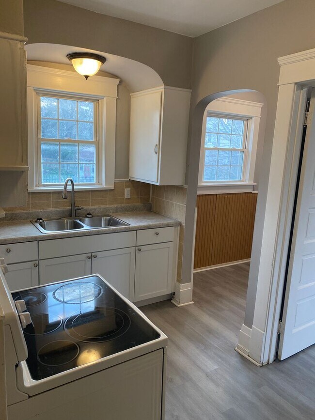 Building Photo - 176 7th St NW