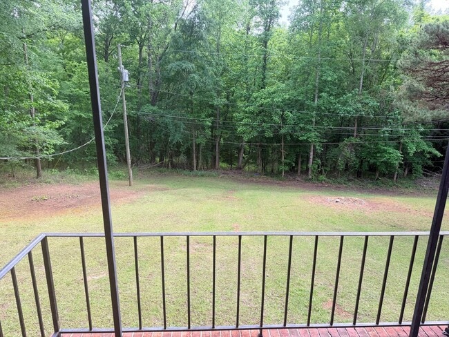 Building Photo - 10 Dogwood Ln