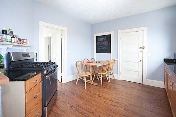 Building Photo - 3 Kinnaird St